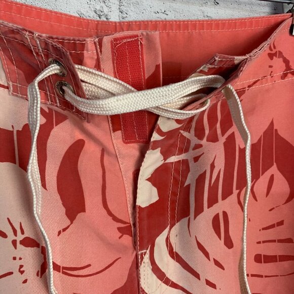 Speedo Tropical Hawaiian Print Boardshorts - Picture 2 of 13